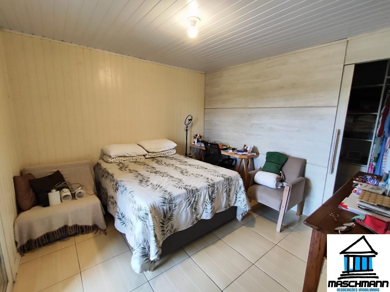 Casa com 3 dormitórios  e suíte à venda,  a apenas 5 minutos da Catedral de Canela .