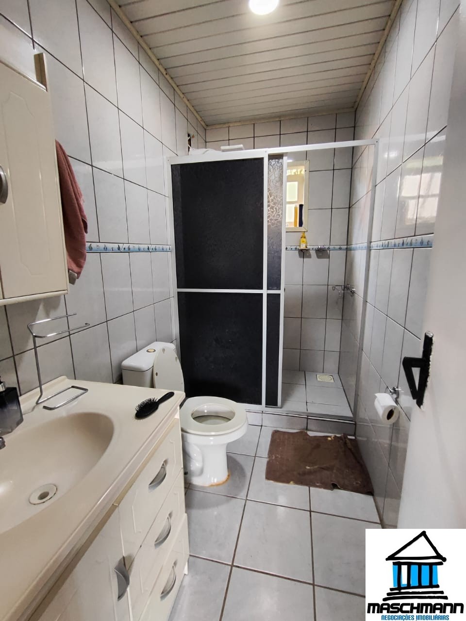 Casa com 3 dormitórios  e suíte à venda,  a apenas 5 minutos da Catedral de Canela .