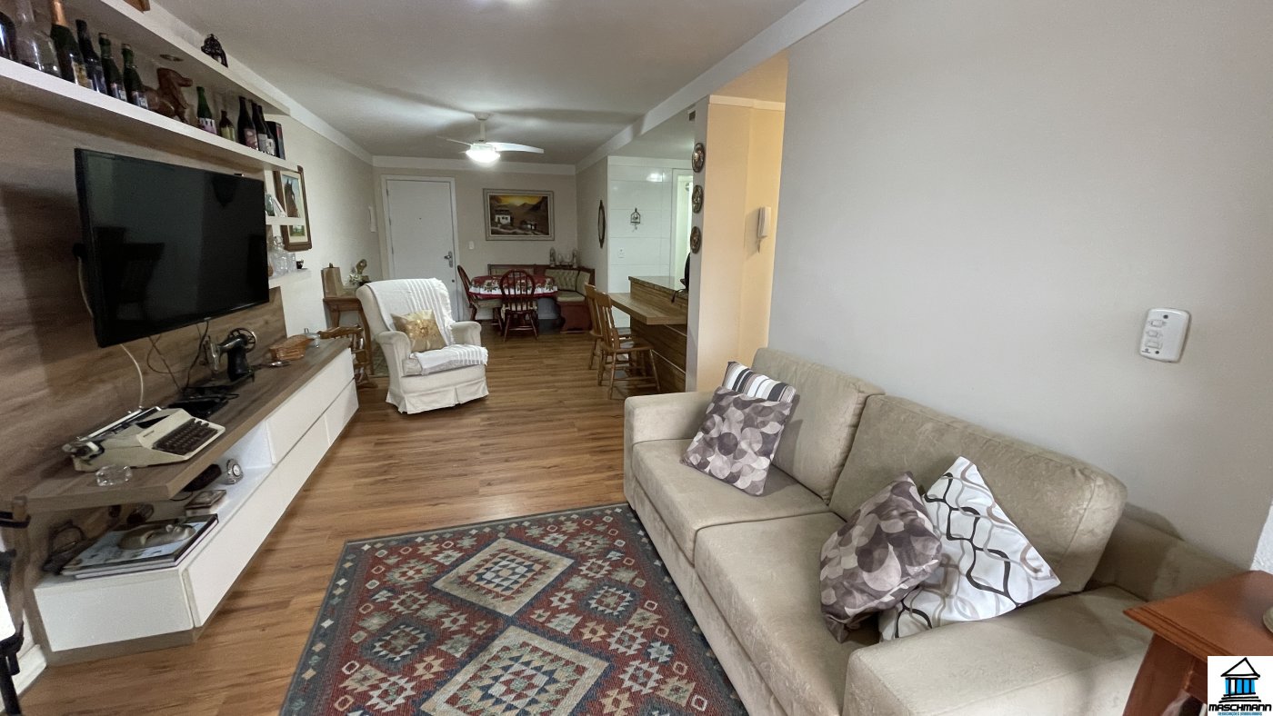 Apartamento Mobiliado no Plaza Catedral a apenas 40 Passos da Catedral de Pedra.