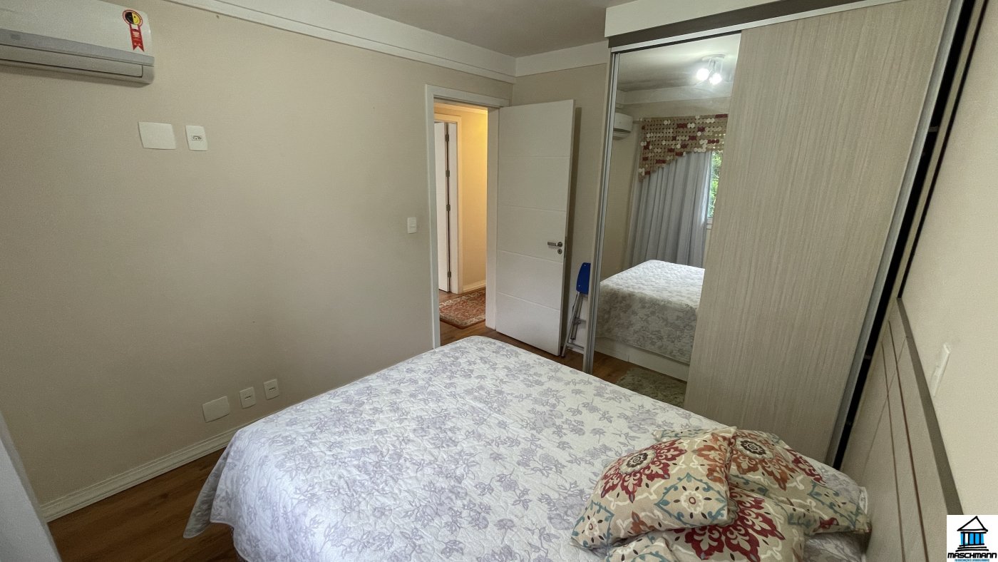 Apartamento Mobiliado no Plaza Catedral a apenas 40 Passos da Catedral de Pedra.