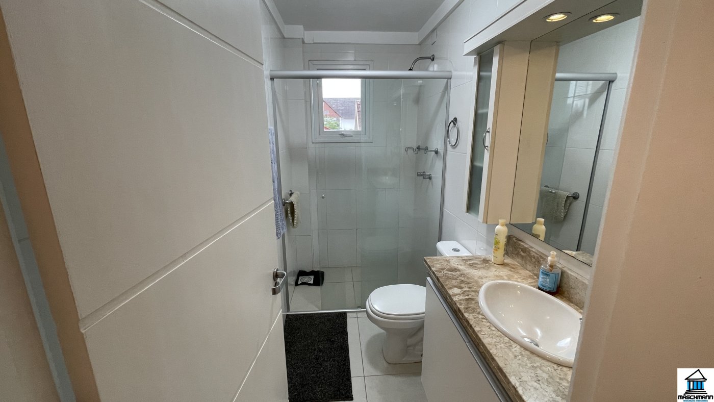 Apartamento Mobiliado no Plaza Catedral a apenas 40 Passos da Catedral de Pedra.