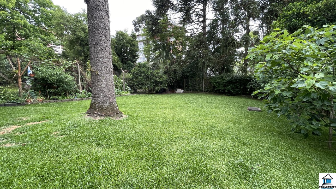 Apartamento Mobiliado no Plaza Catedral a apenas 40 Passos da Catedral de Pedra.