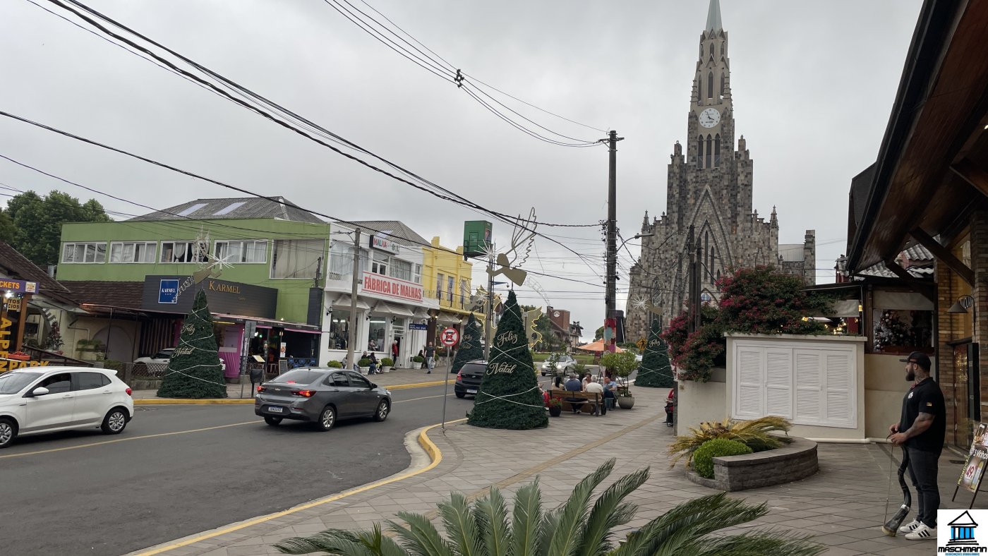 Apartamento Mobiliado no Plaza Catedral a apenas 40 Passos da Catedral de Pedra.