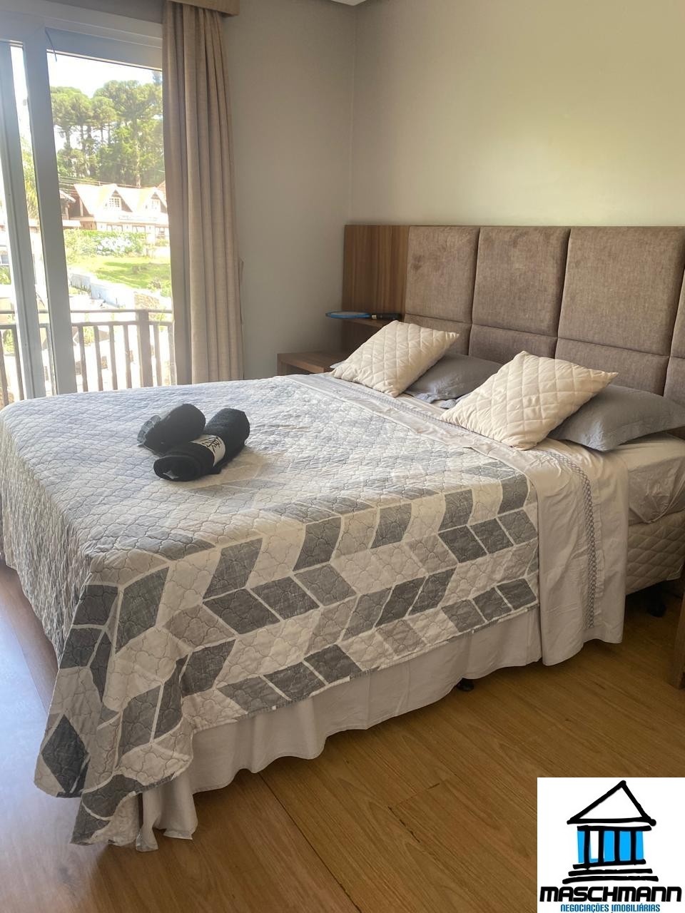 Casa de 4 suítes semi mobiliada à venda Vila Suzana- Canela