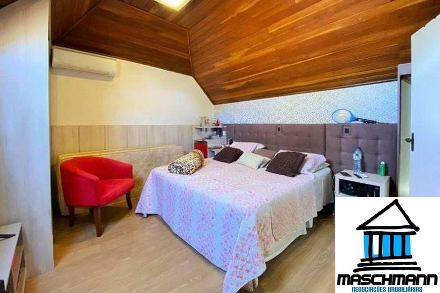 Casa de 4 suítes semi mobiliada à venda Vila Suzana- Canela