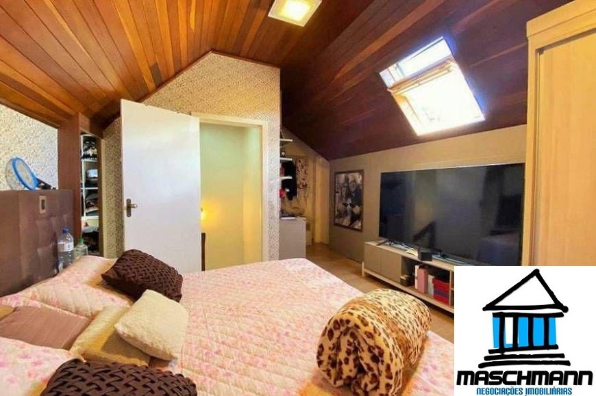 Casa de 4 suítes semi mobiliada à venda Vila Suzana- Canela