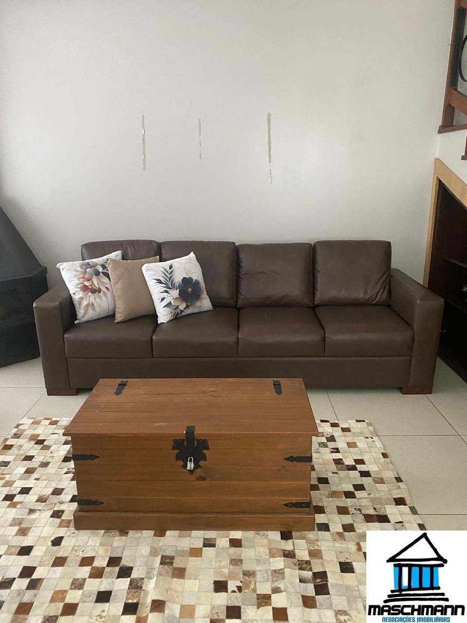Casa de 4 suítes semi mobiliada à venda Vila Suzana- Canela