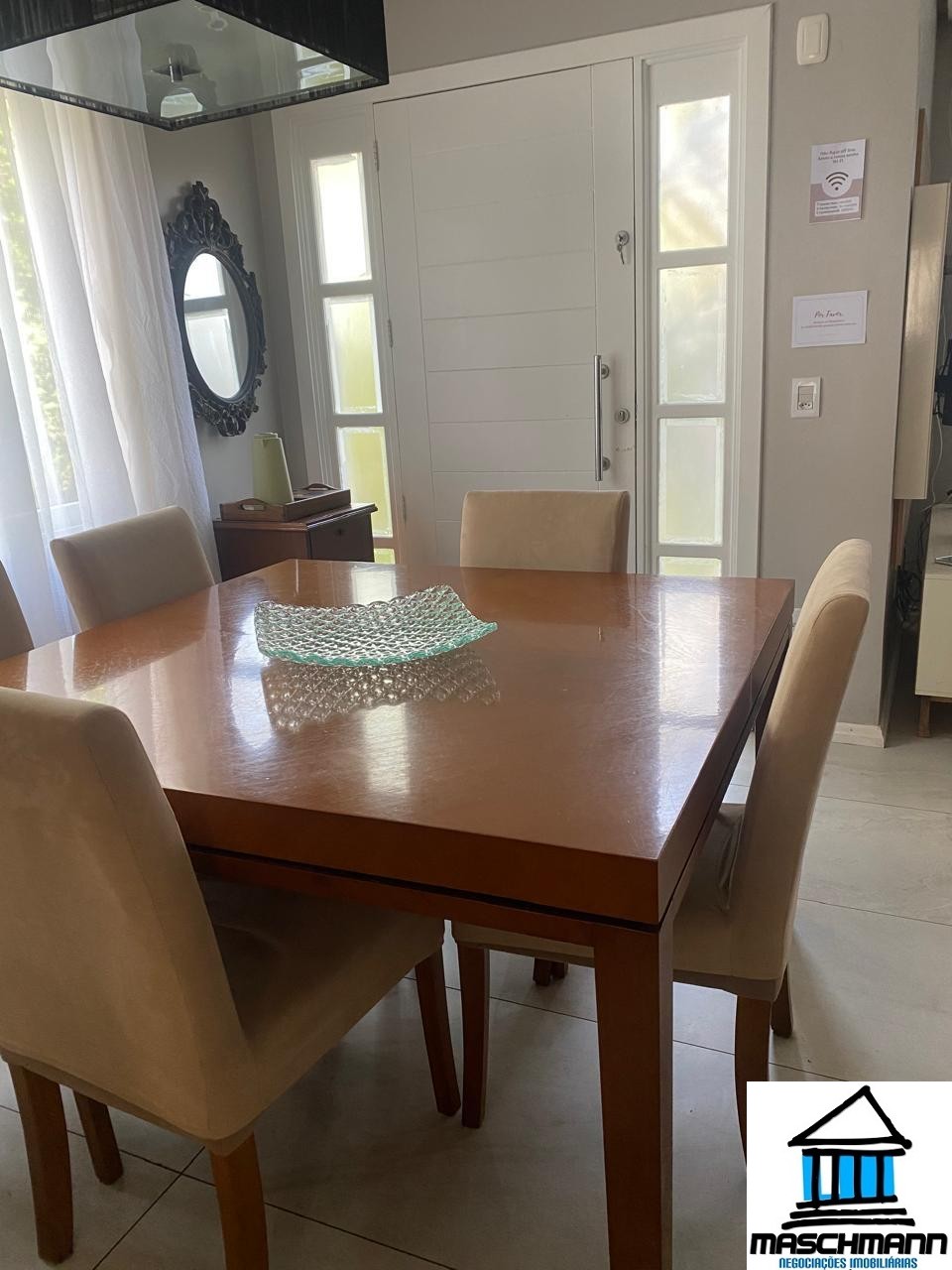 Casa de 4 suítes semi mobiliada à venda Vila Suzana- Canela