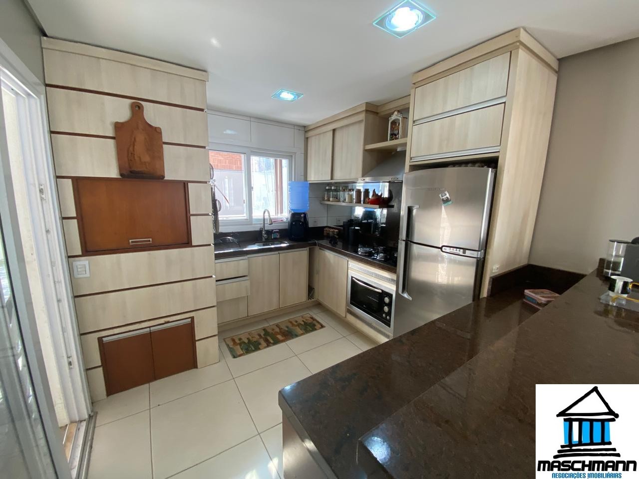 Casa de 4 suítes semi mobiliada à venda Vila Suzana- Canela