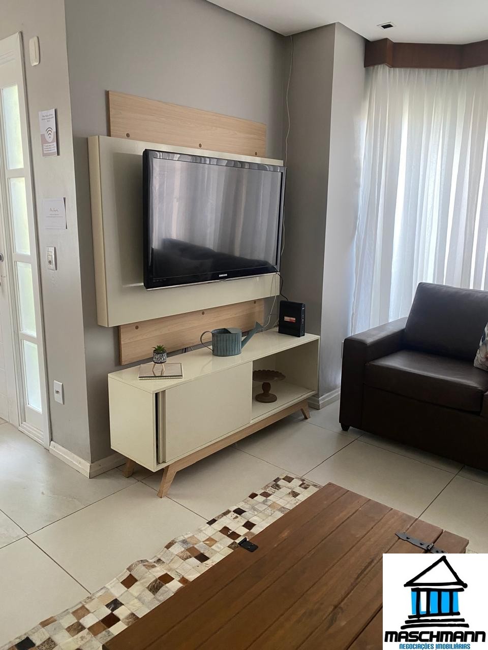 Casa de 4 suítes semi mobiliada à venda Vila Suzana- Canela