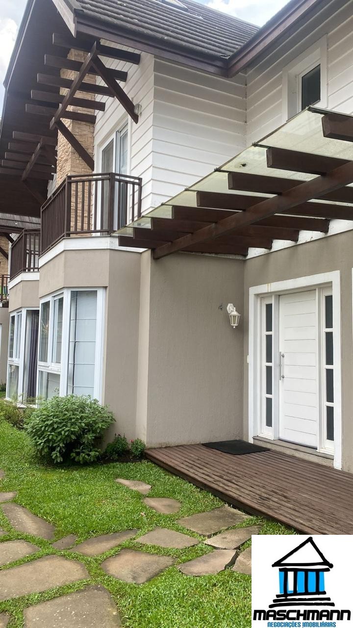 Casa de 4 suítes semi mobiliada à venda Vila Suzana- Canela