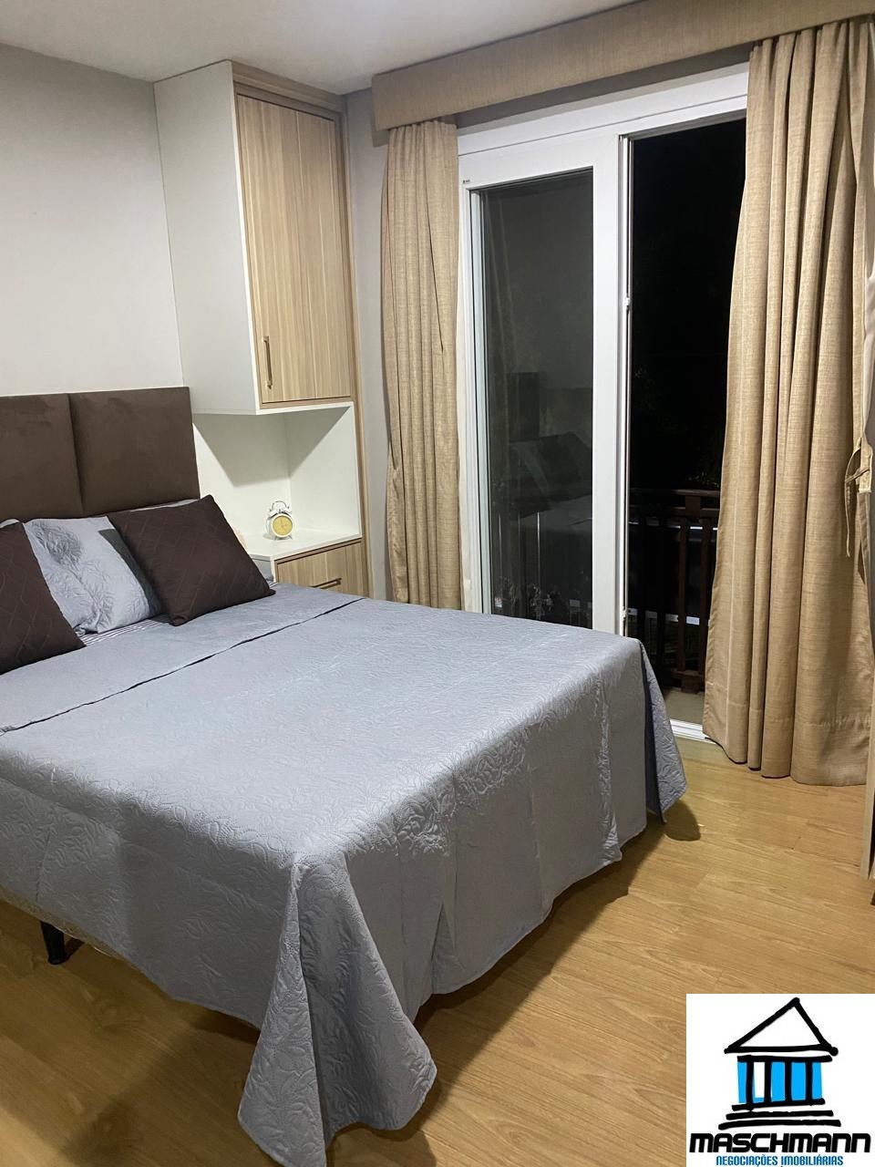 Casa de 4 suítes semi mobiliada à venda Vila Suzana- Canela