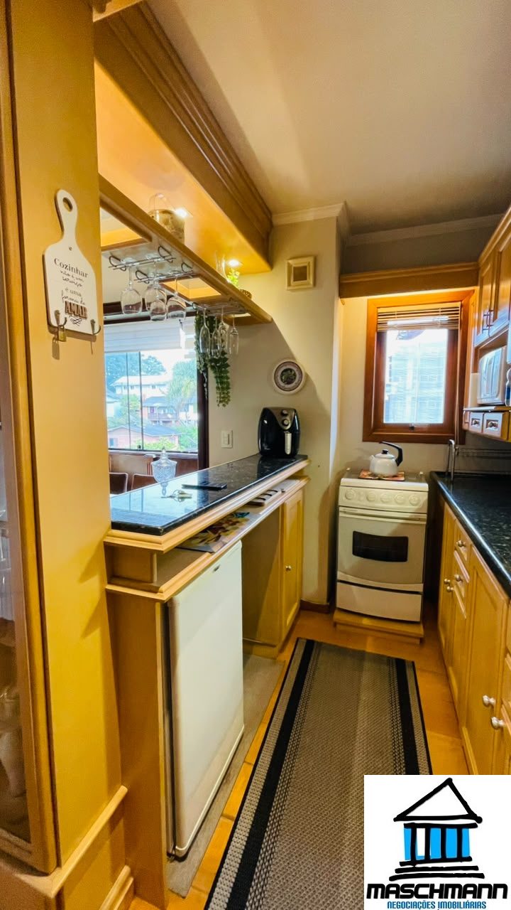Apartamento mobiliado de 1 dormitórios, 1 vaga, no coração de Gramado