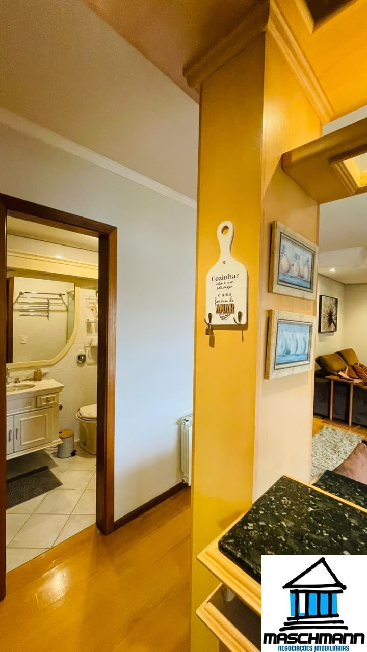 Apartamento mobiliado de 1 dormitórios, 1 vaga, no coração de Gramado