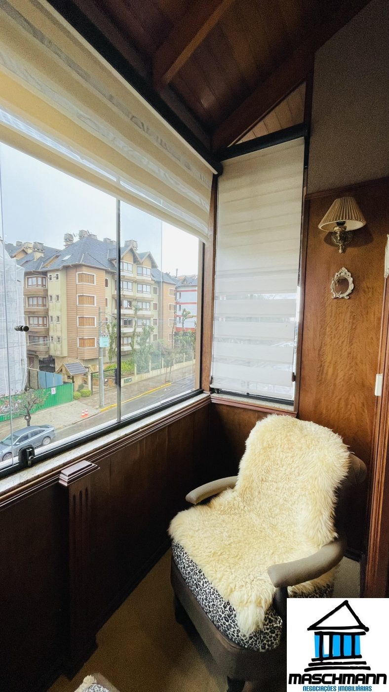 Apartamento mobiliado de 1 dormitórios, 1 vaga, no coração de Gramado