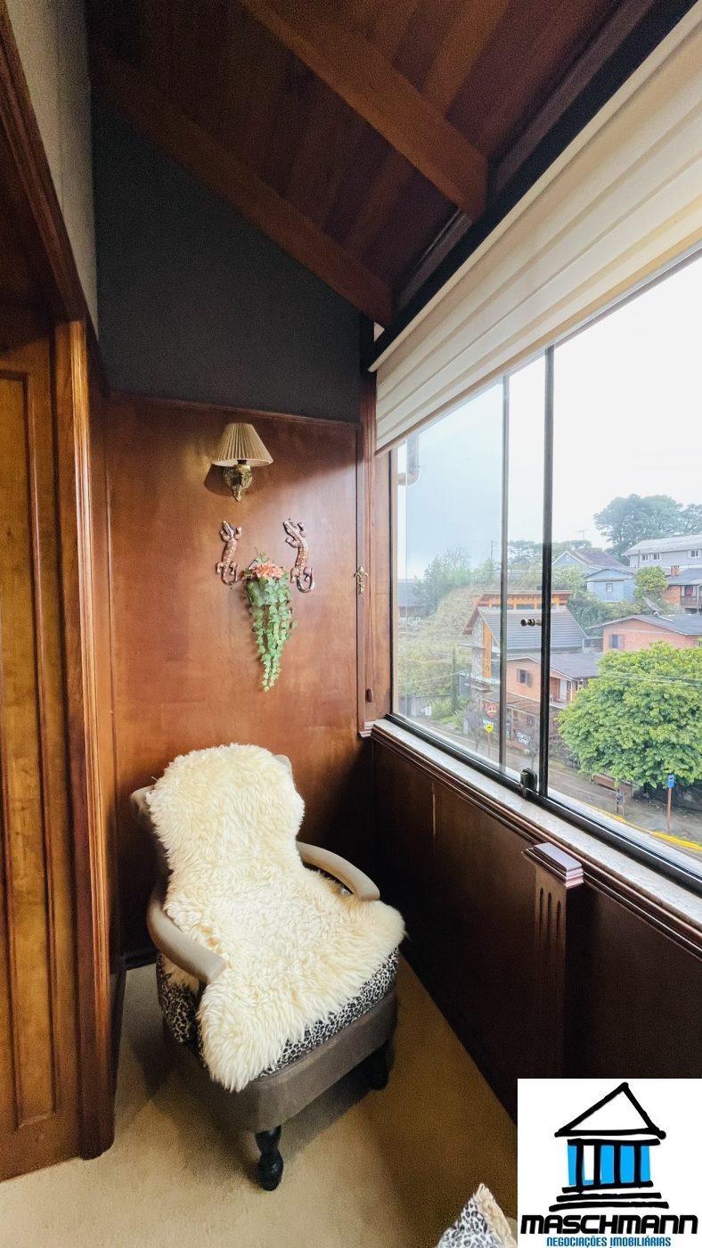 Apartamento mobiliado de 1 dormitórios, 1 vaga, no coração de Gramado