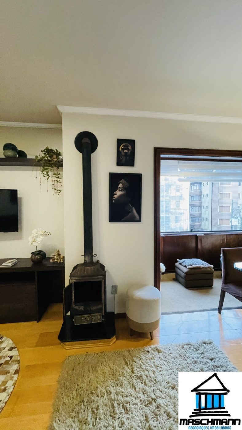 Apartamento mobiliado de 1 dormitórios, 1 vaga, no coração de Gramado