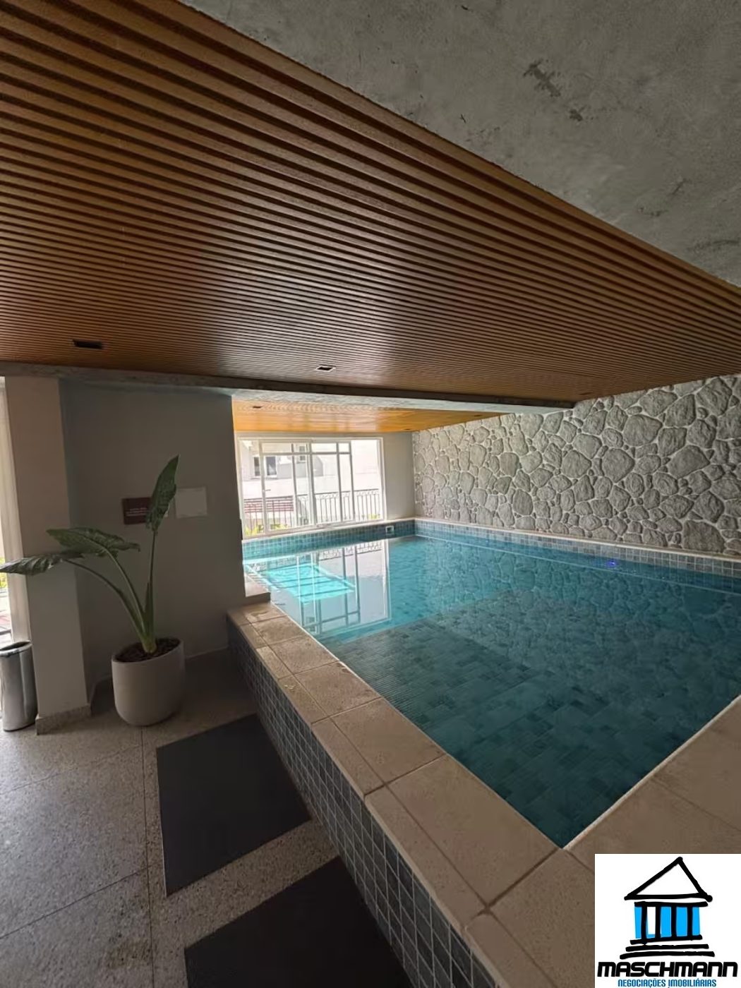 Apartamento 1 suíte no Aire Gramado – mobiliado e pronto para locação por temporada (R$ 550.000)