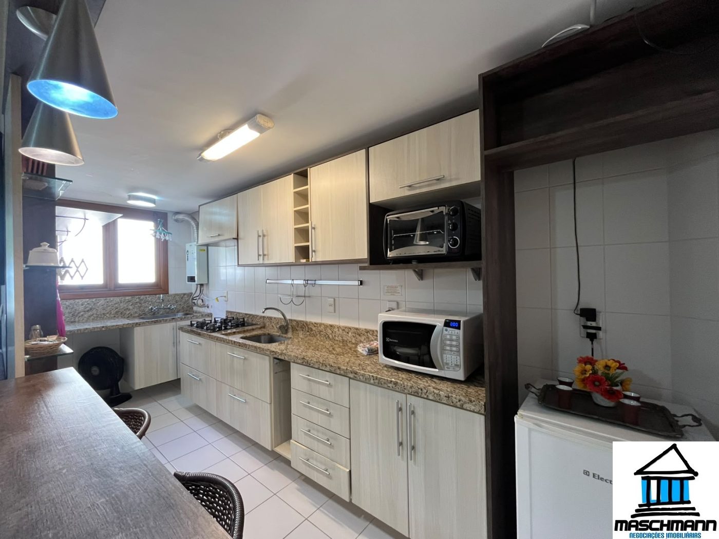 Apartamento para investir em Gramado: mobiliado, vaga coberta e retorno anual de R$ 71 mil