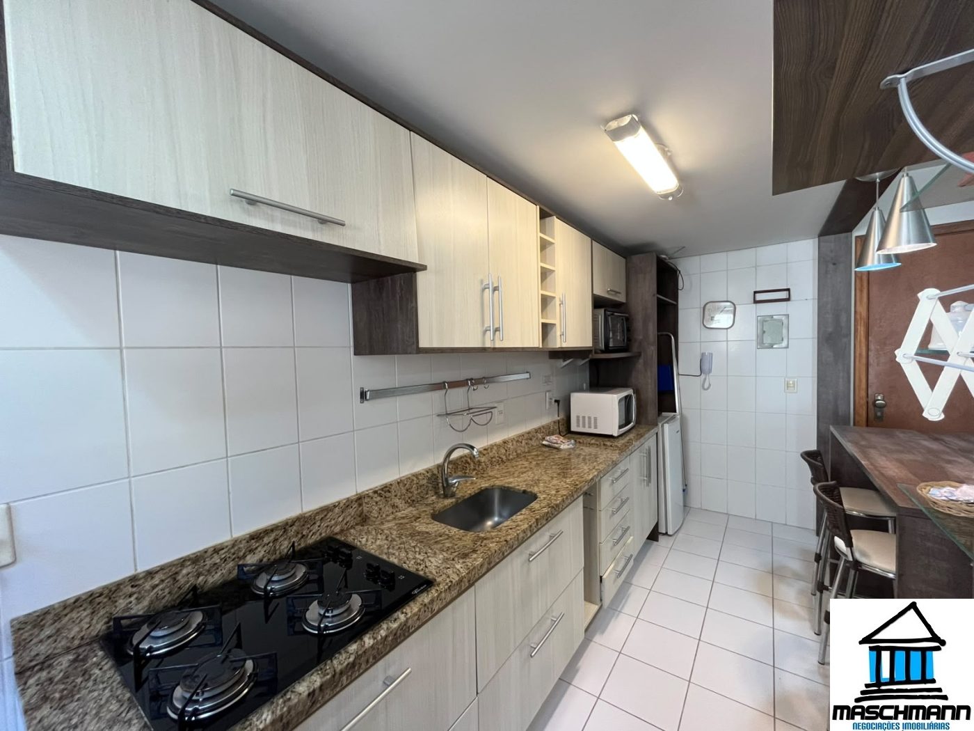 Apartamento para investir em Gramado: mobiliado, vaga coberta e retorno anual de R$ 71 mil
