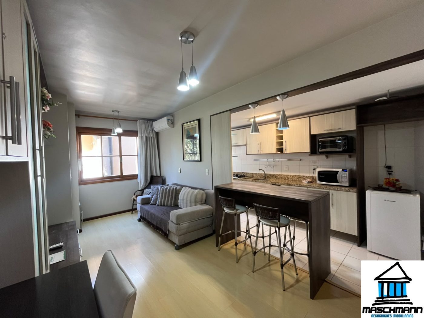 Apartamento para investir em Gramado: mobiliado, vaga coberta e retorno anual de R$ 71 mil