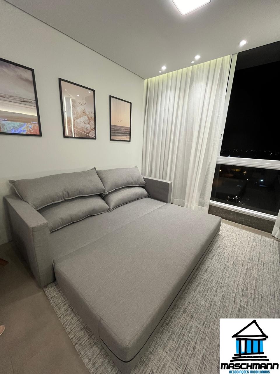 Apartamento de 2 dormitorios com suíte finamente mobiliado em Xangri-lá, RS