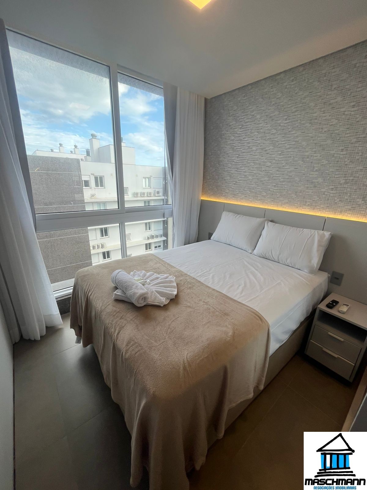 Apartamento de 2 dormitorios com suíte finamente mobiliado em Xangri-lá, RS