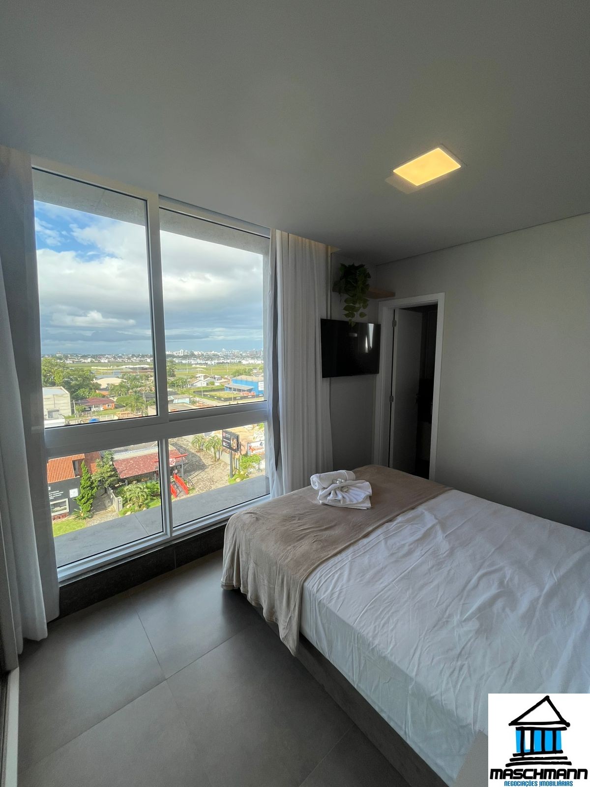 Apartamento de 2 dormitorios com suíte finamente mobiliado em Xangri-lá, RS