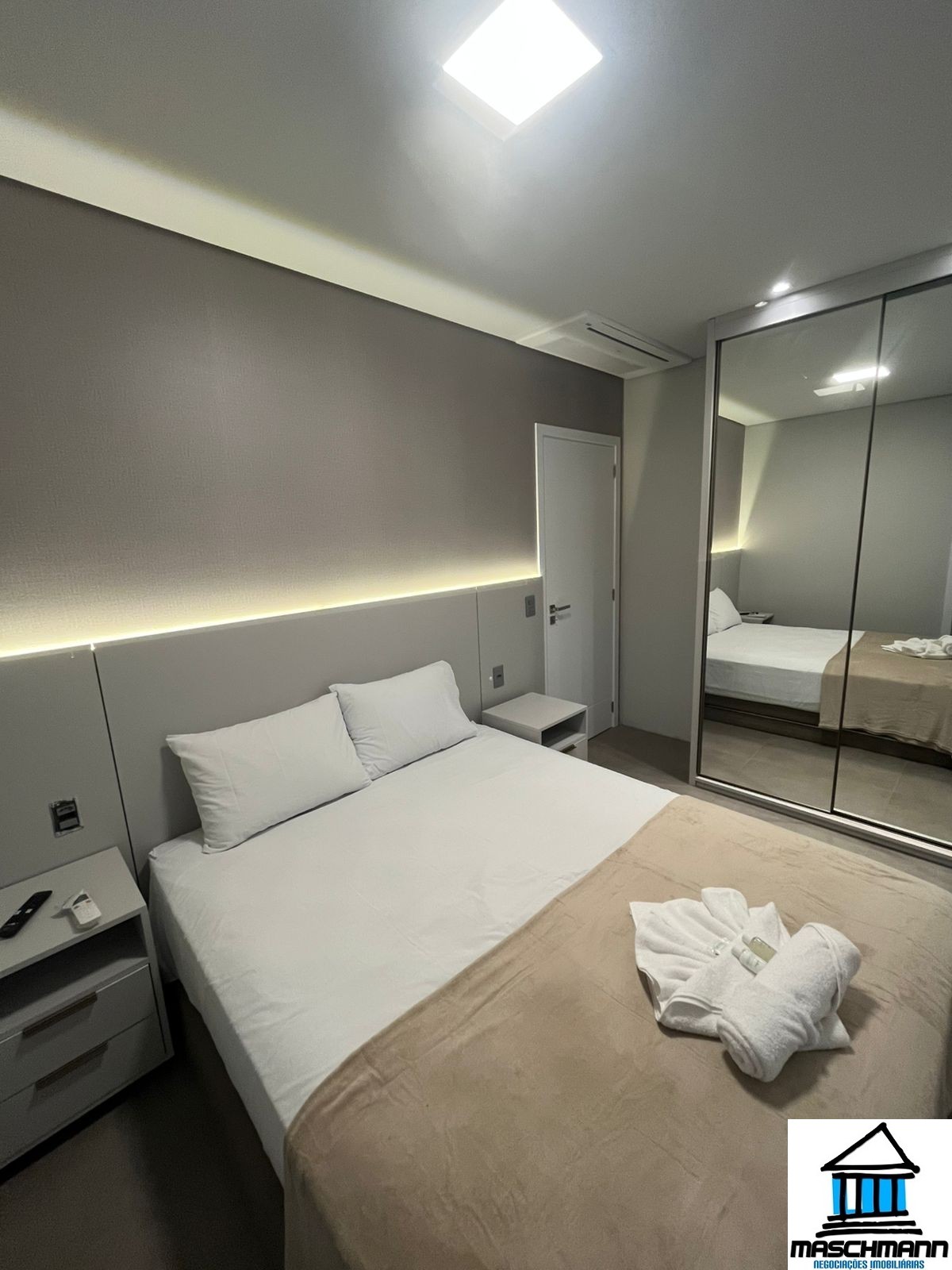 Apartamento de 2 dormitorios com suíte finamente mobiliado em Xangri-lá, RS