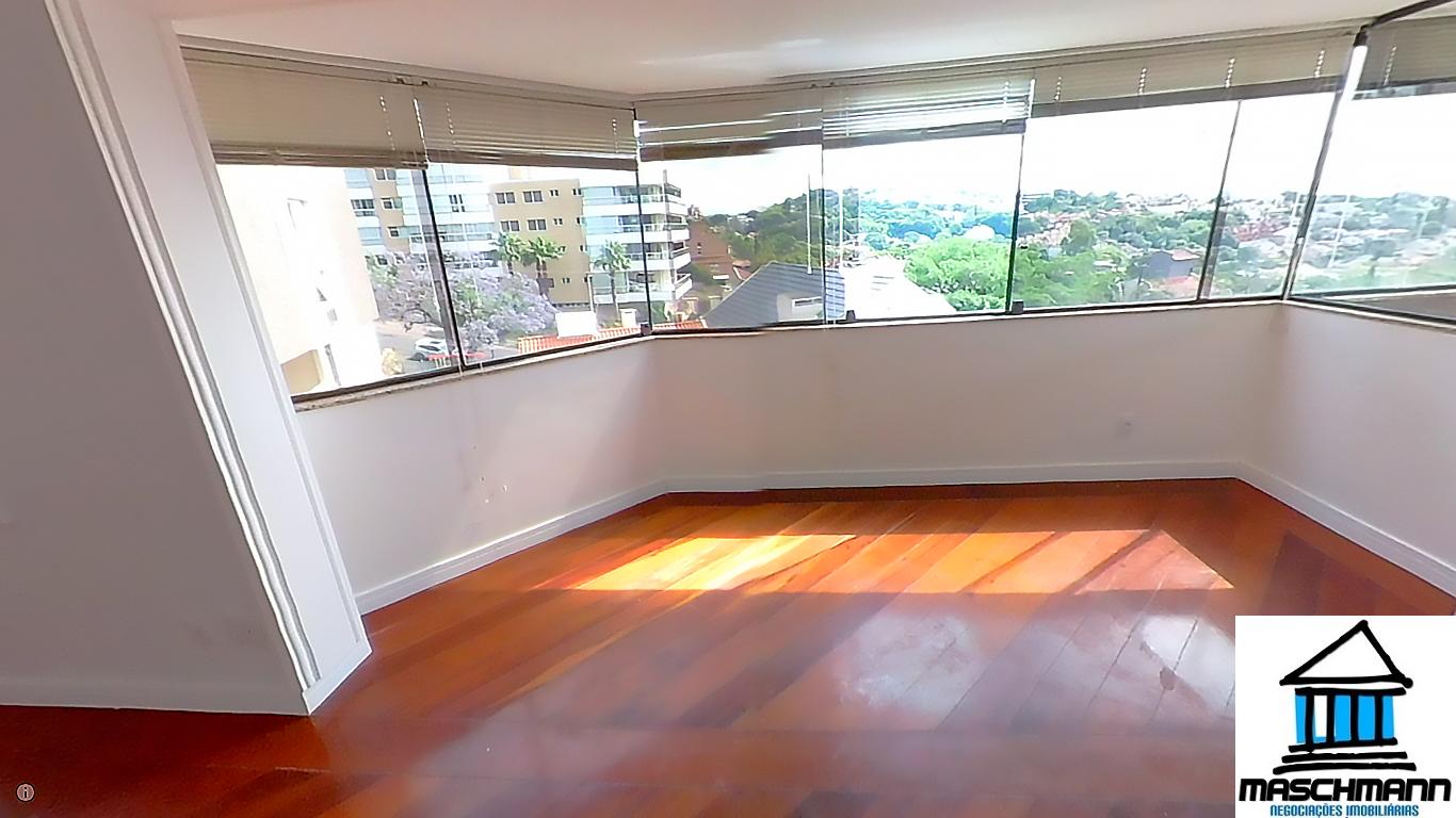 Amplo apartamento de 3 dormitórios no Bairro Menino Deus com vista para o guaíba