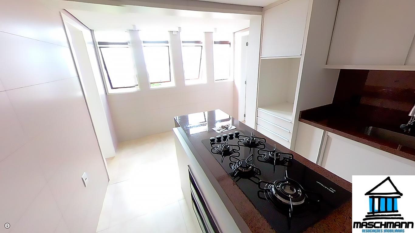 Amplo apartamento de 3 dormitórios no Bairro Menino Deus com vista para o guaíba