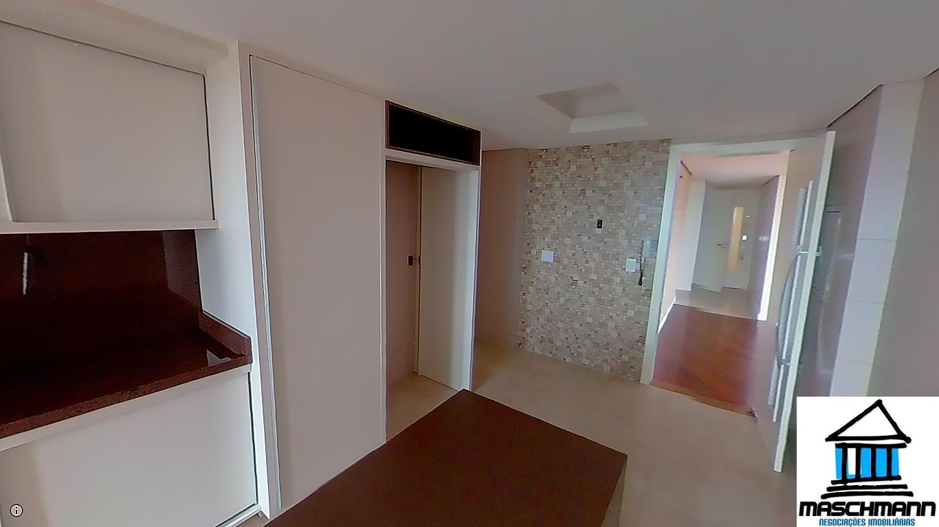 Amplo apartamento de 3 dormitórios no Bairro Menino Deus com vista para o guaíba