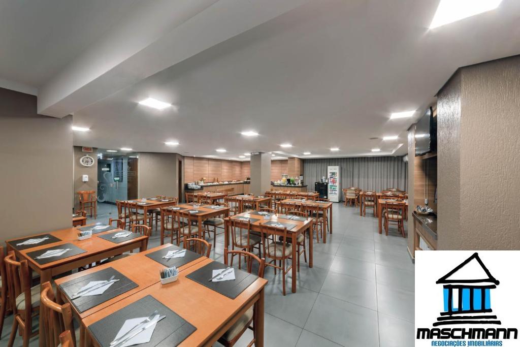 Flat, apartamento à venda mobiliado e um dos mais nobres hotéis de Gramado, RS