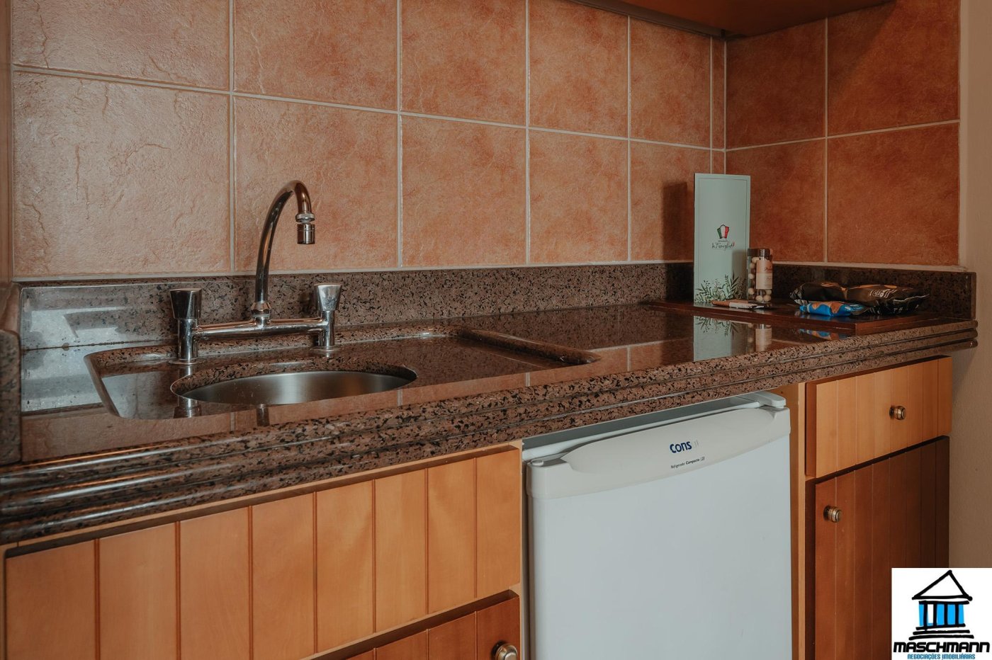 Flat, apartamento à venda mobiliado e um dos mais nobres hotéis de Gramado, RS