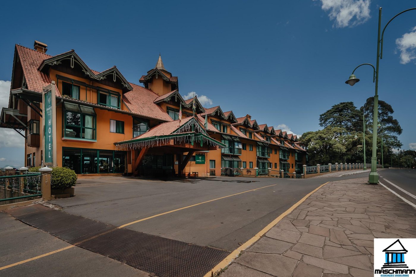 Flat, apartamento à venda mobiliado e um dos mais nobres hotéis de Gramado, RS