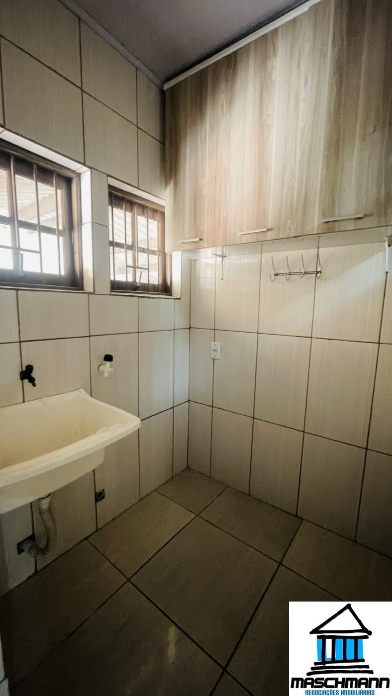 Casa com 2 quartos semi mobiliadoa para locação em Esteio.