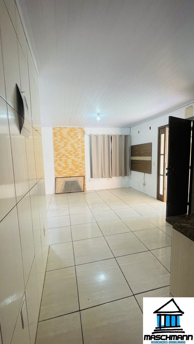 Casa com 2 quartos semi mobiliadoa para locação em Esteio.