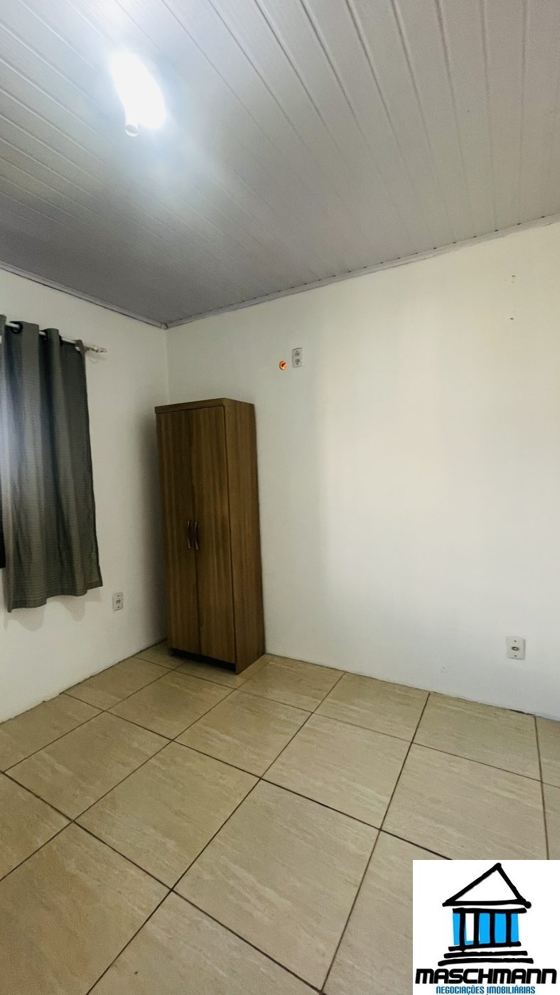 Casa com 2 quartos semi mobiliadoa para locação em Esteio.