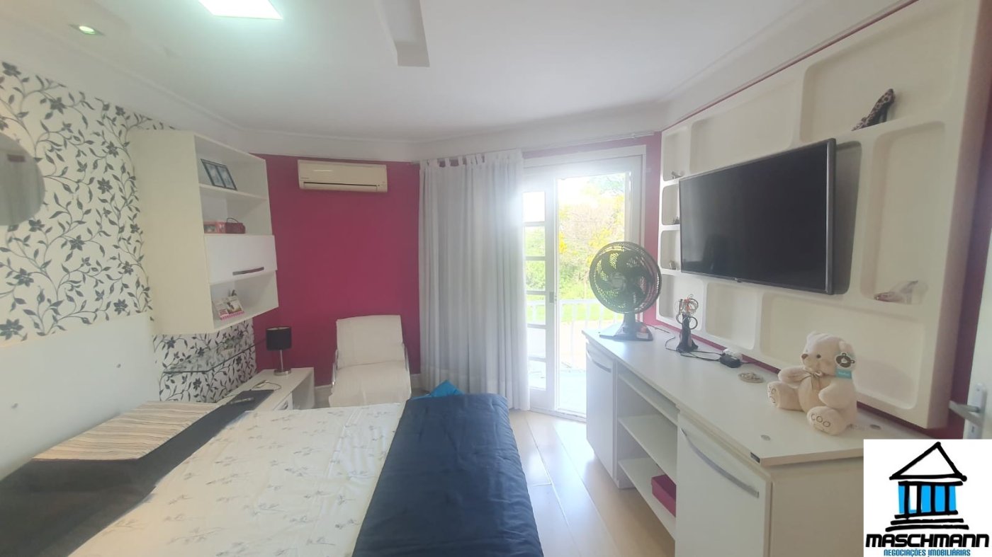 Mararvilhoso sobrado de 3 dormitórios com suíte semi mobiliado próximo ao Carrfour de Canoas