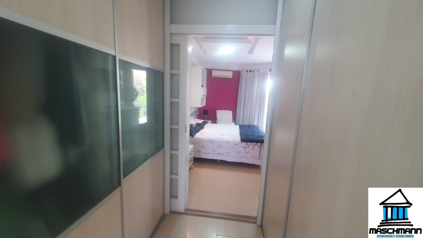 Mararvilhoso sobrado de 3 dormitórios com suíte semi mobiliado próximo ao Carrfour de Canoas