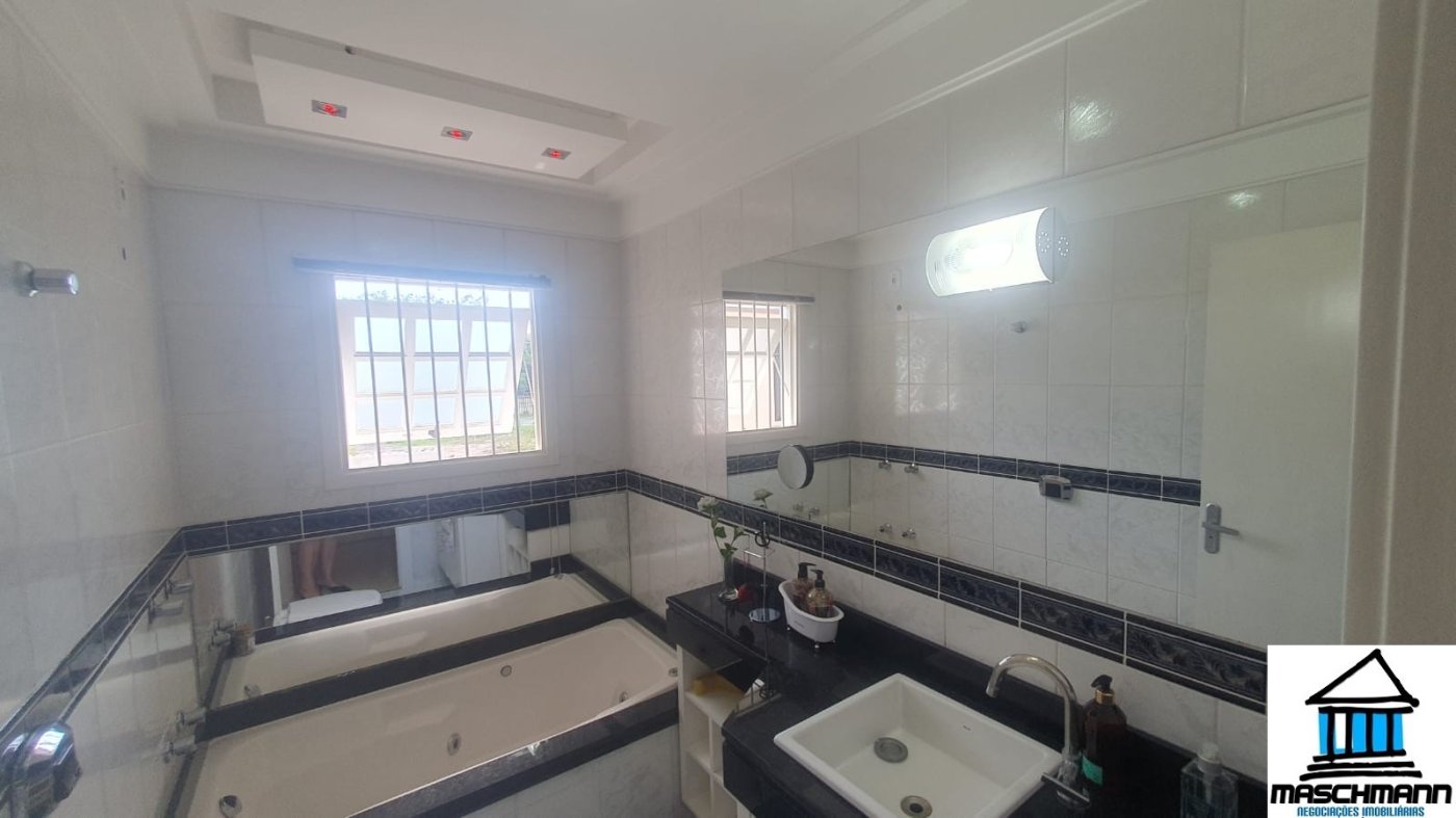 Mararvilhoso sobrado de 3 dormitórios com suíte semi mobiliado próximo ao Carrfour de Canoas