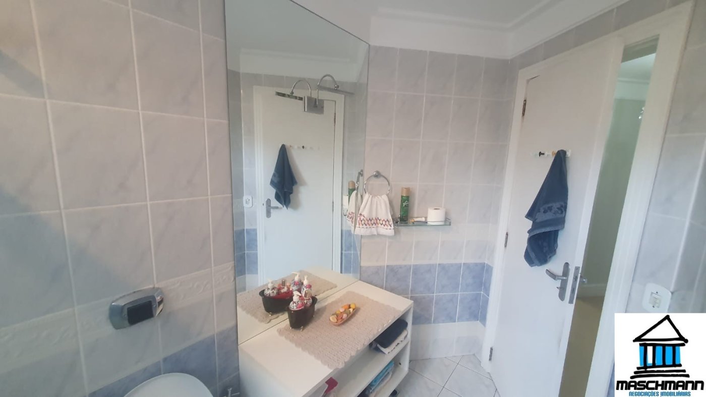 Mararvilhoso sobrado de 3 dormitórios com suíte semi mobiliado próximo ao Carrfour de Canoas