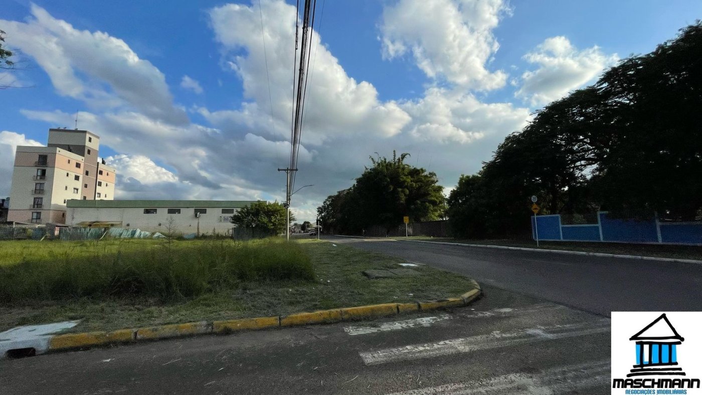 Mararvilhoso sobrado de 3 dormitórios com suíte semi mobiliado próximo ao Carrfour de Canoas