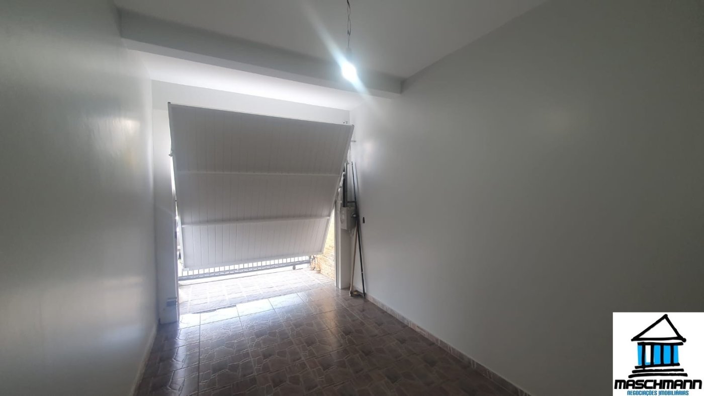 Mararvilhoso sobrado de 3 dormitórios com suíte semi mobiliado próximo ao Carrfour de Canoas