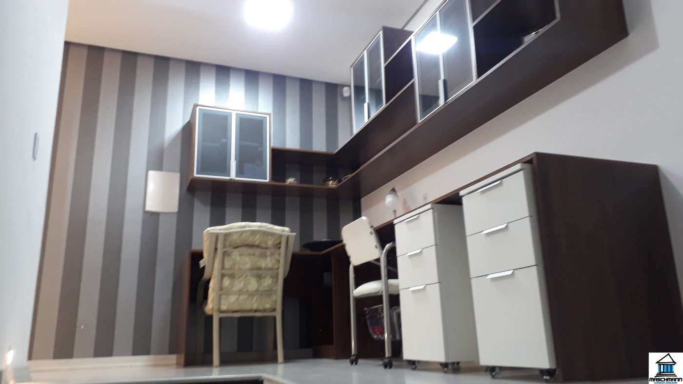 Sobradao mobiliado de 3 dormitórios com suíte em excelente localização de Canoas
