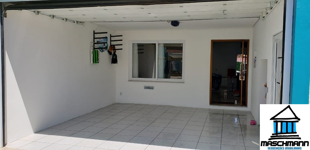 Sobradao mobiliado de 3 dormitórios com suíte em excelente localização de Canoas
