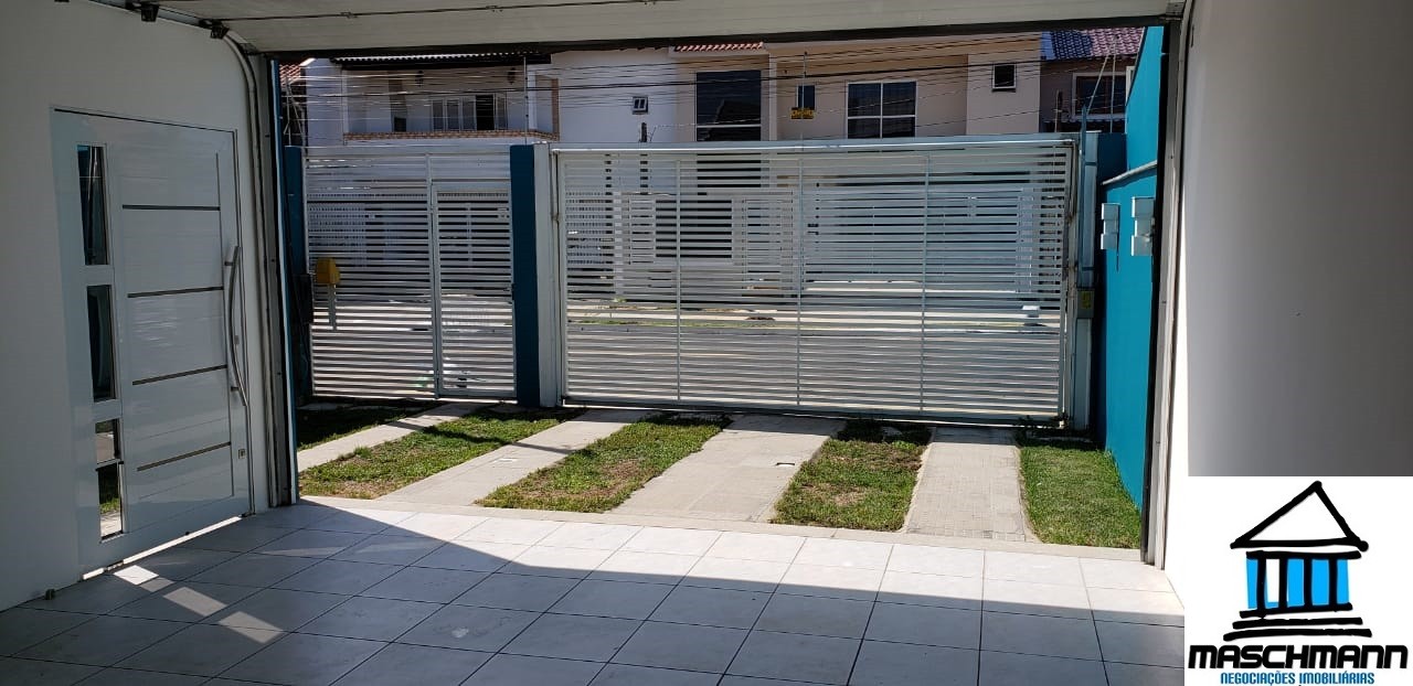 Sobradao mobiliado de 3 dormitórios com suíte em excelente localização de Canoas