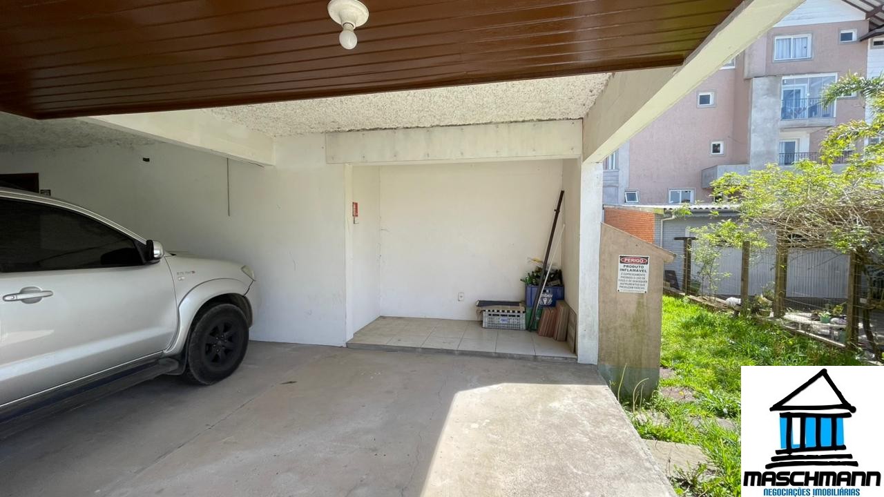 Apartamento amplo e mobiiado de 3 dormitórios com suíte à venda em Canela, RS