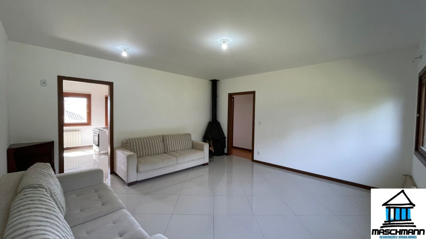 Apartamento amplo e mobiiado de 3 dormitórios com suíte à venda em Canela, RS