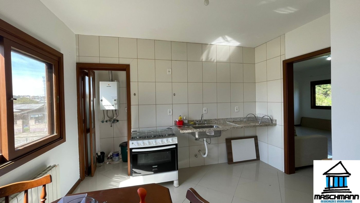 Apartamento amplo e mobiiado de 3 dormitórios com suíte à venda em Canela, RS